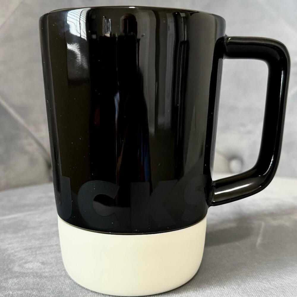 Starbucks Black Ceramic Desktop Mug Silicone Nonslip Bottom & press-in Lid 14 Oz